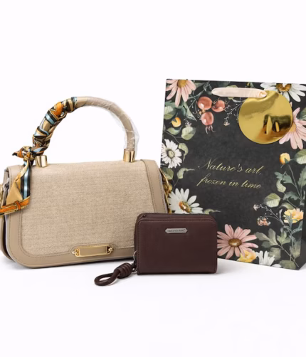 Set cadou elegant pentru femei – geanta bej cu esarfa + portofel maro + punga florala